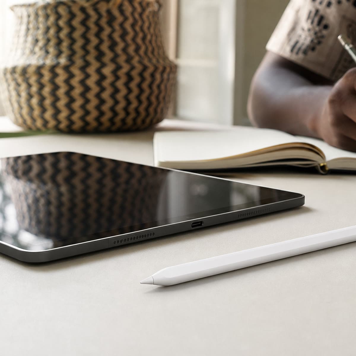 Apple Pencil USB-C in 2026: Compatibility, Pr | Ogabassey
